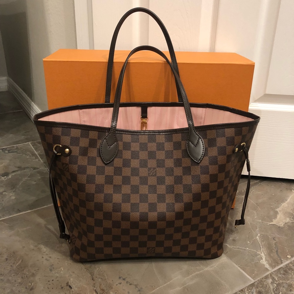 Authentic Louis Vuitton Neverfull MM Tote!